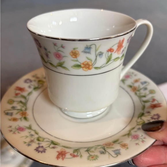 Floral Teacup and Saucer Set - Picture 7 of 7